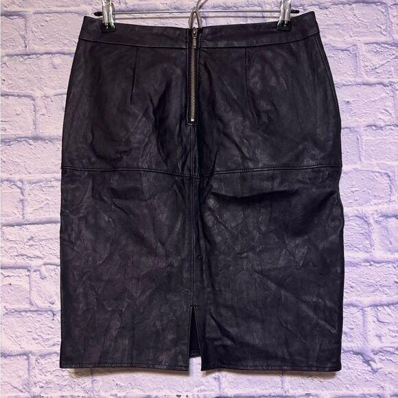 CAbi Vegan Leather Stretchy Skirt Size 2 Style Number 509 NWT - Picture 4 of 13